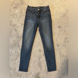 WHBM The Skinny Ankle in Medium Wash Size 00